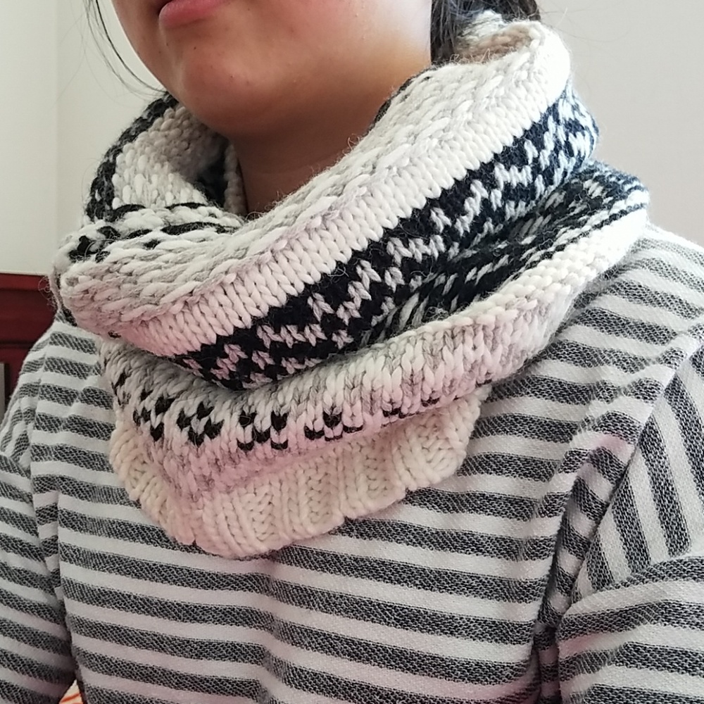 GAP chunky woven infinity scarf